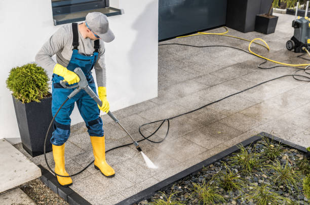 Best Deck Pressure Washing  in Beach City, TX